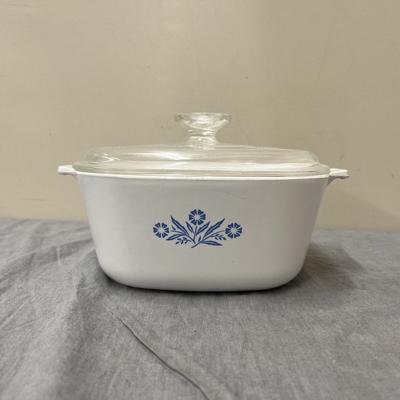 VTG Corning Ware Blue Cornflower 2 1/2 QT Casserole with Glass Lid P-2 1/2-B FS - Picture 2 of 12